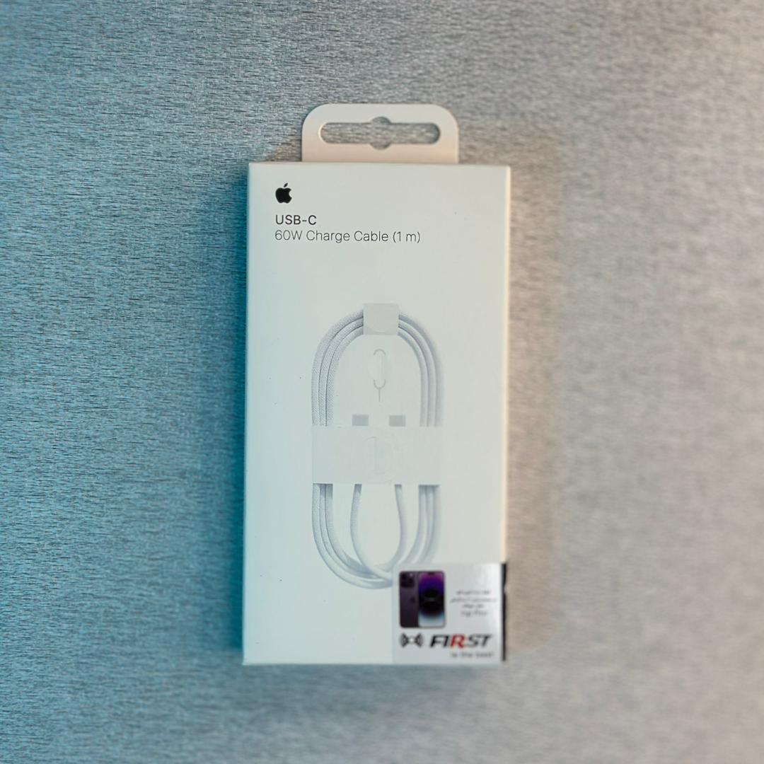 کابل شارژ اورجینال آیفون 16